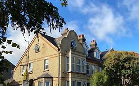 A & B Guest House Cambridge